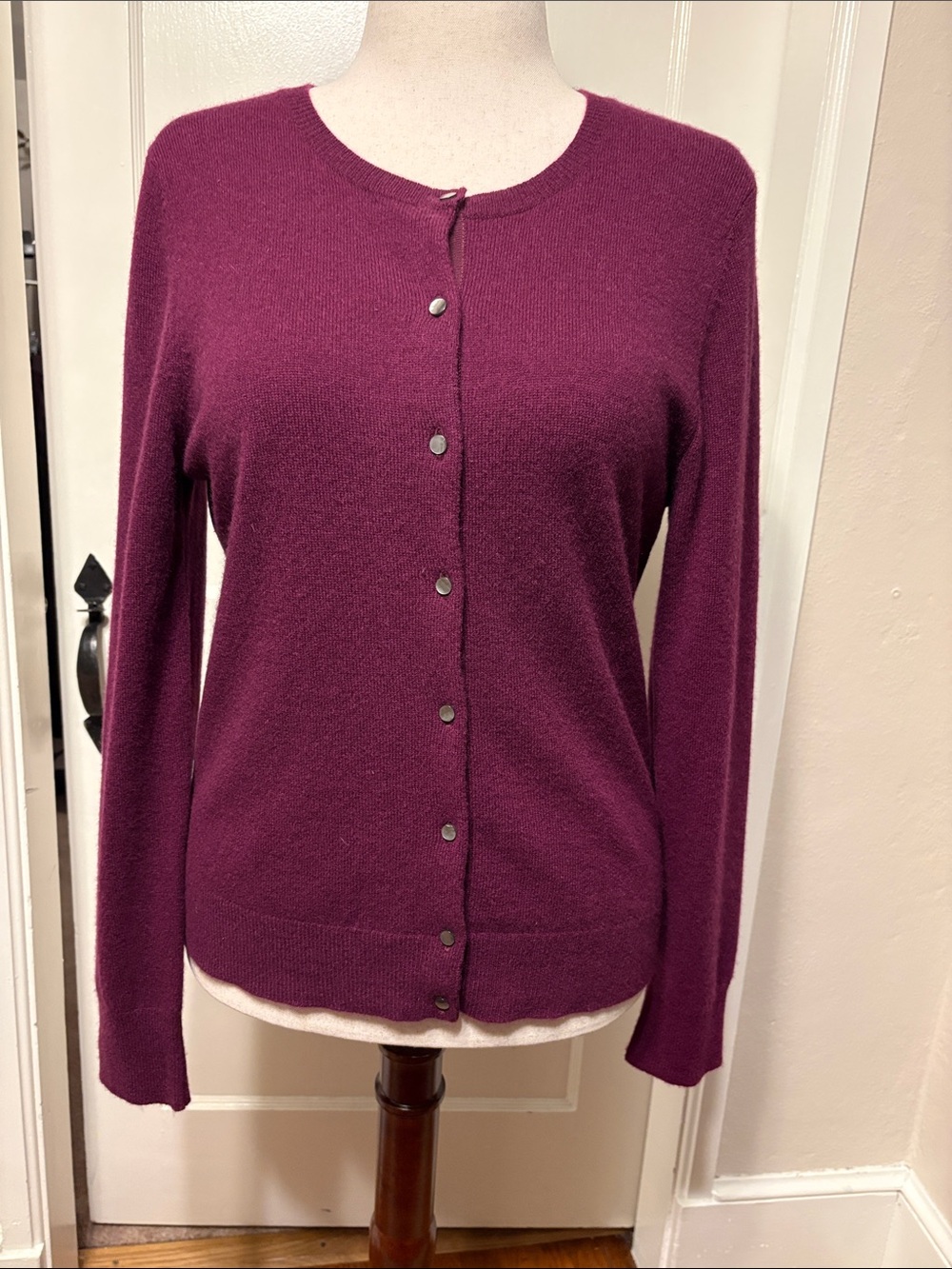 Ann Taylor 100% Cashmere Wine / Merlot / Burgundy Crewneck Cardigan Sweater - Picture 5 of 6